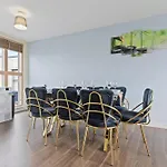 Retreat Private Rooftop 3 Bedroom Apartment