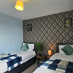 Retreat Private Rooftop 3 Bedroom Apartment
